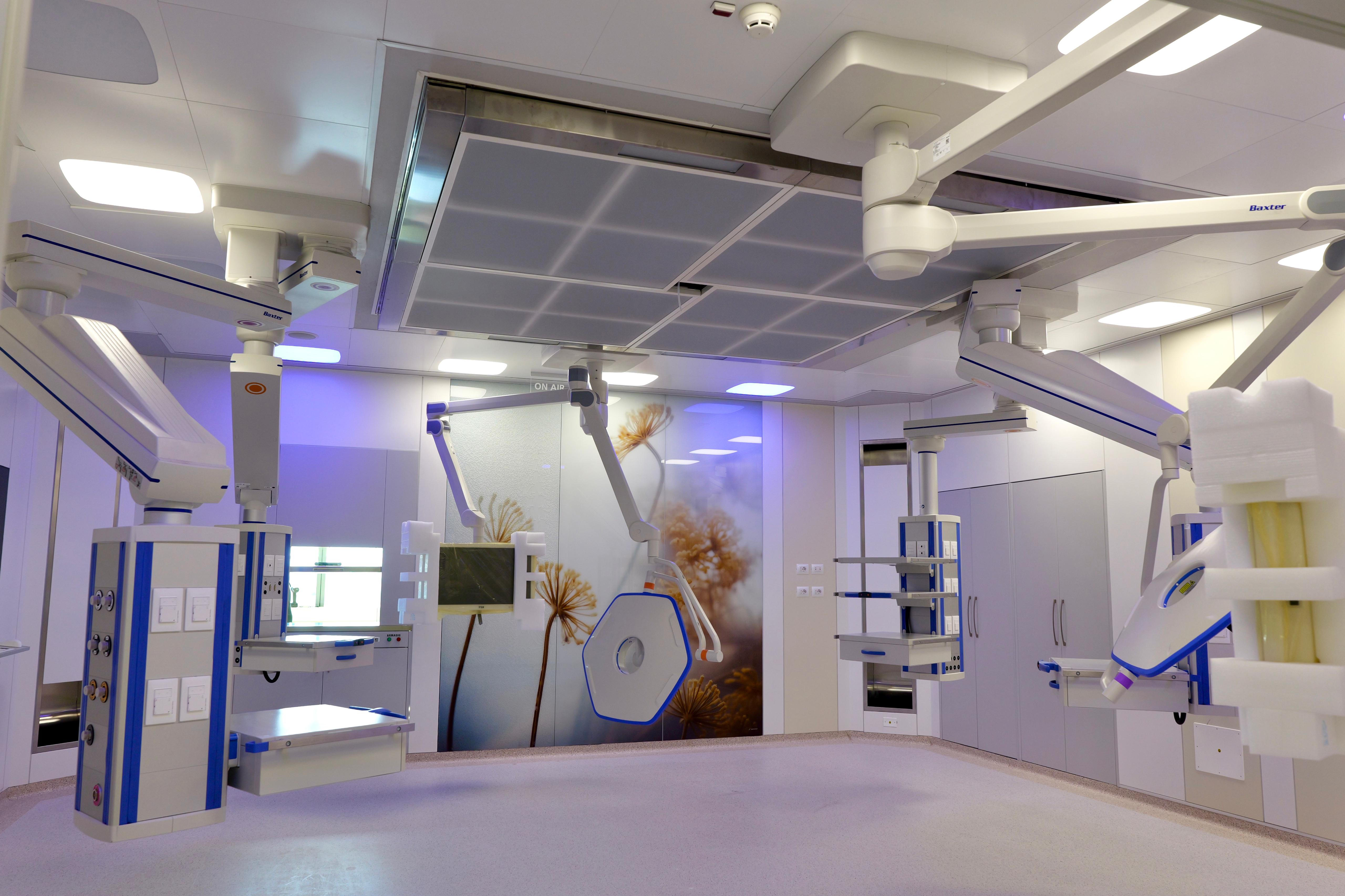 Galleria POLICLINICO DI FOGGIA, EMILIANO E PIEMONTESE INAUGURANO IL NUOVO BLOCCO OPERATORIO: 6 NUOVE SALE DI ULTIMA GENERAZIONE PER CARDIOCHIRURGIA, NEUROCHIRURGIA E RADIOLOGIA INTERVENTISTICA. - Diapositiva 2 di 22